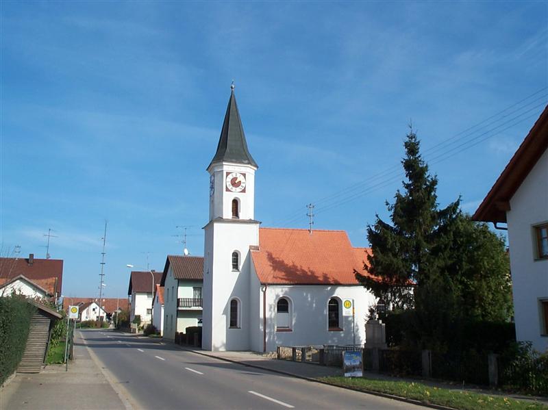 Hirschling, Pfarrei Perkam, Gemeinde Geiselhring. Um 1130 wurde der Ort als "Herisingin" bezeichnet.
